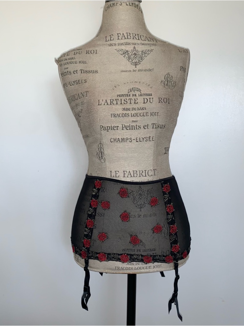 Frederick’s of Hollywood Rose Garter skirt